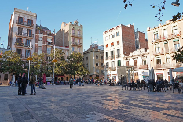 El Barrio de Gràcia: Bohemia y Revoluciones