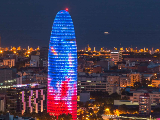 La Torre Agbar: Misterios de una Estructura Icónica