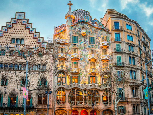 La Casa Batlló: El Dragón de Gaudí